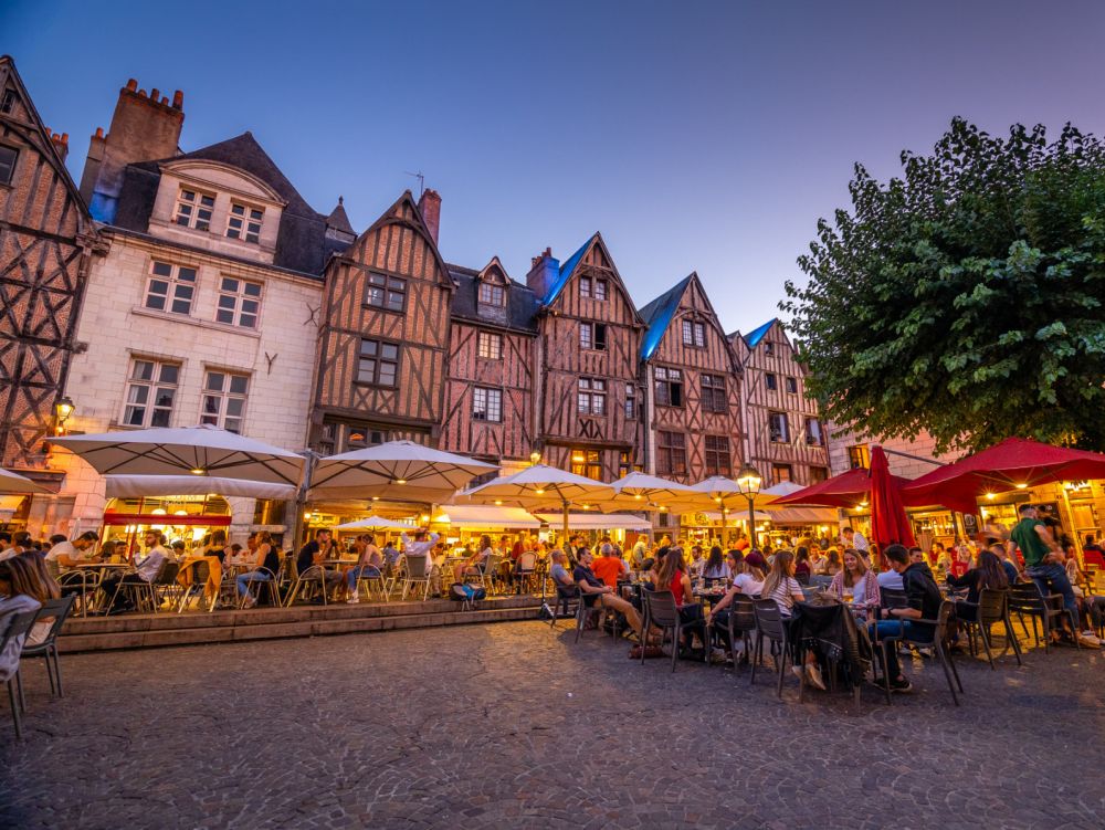 ville-de-tours-place-plumereau