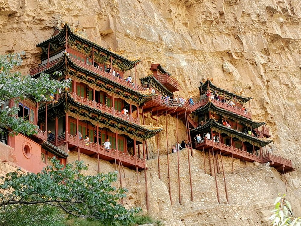 Temple suspendu