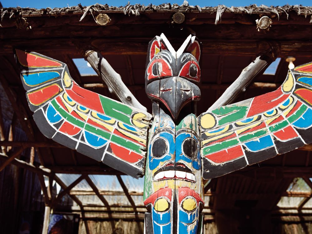 Culture autochtone - mât Wendakes totémiques, totems