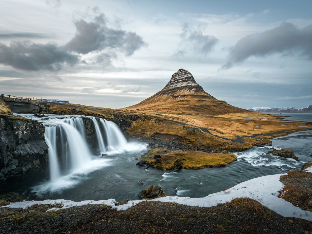 Kirkjufellsfoss, landmark of iceland during late winter
