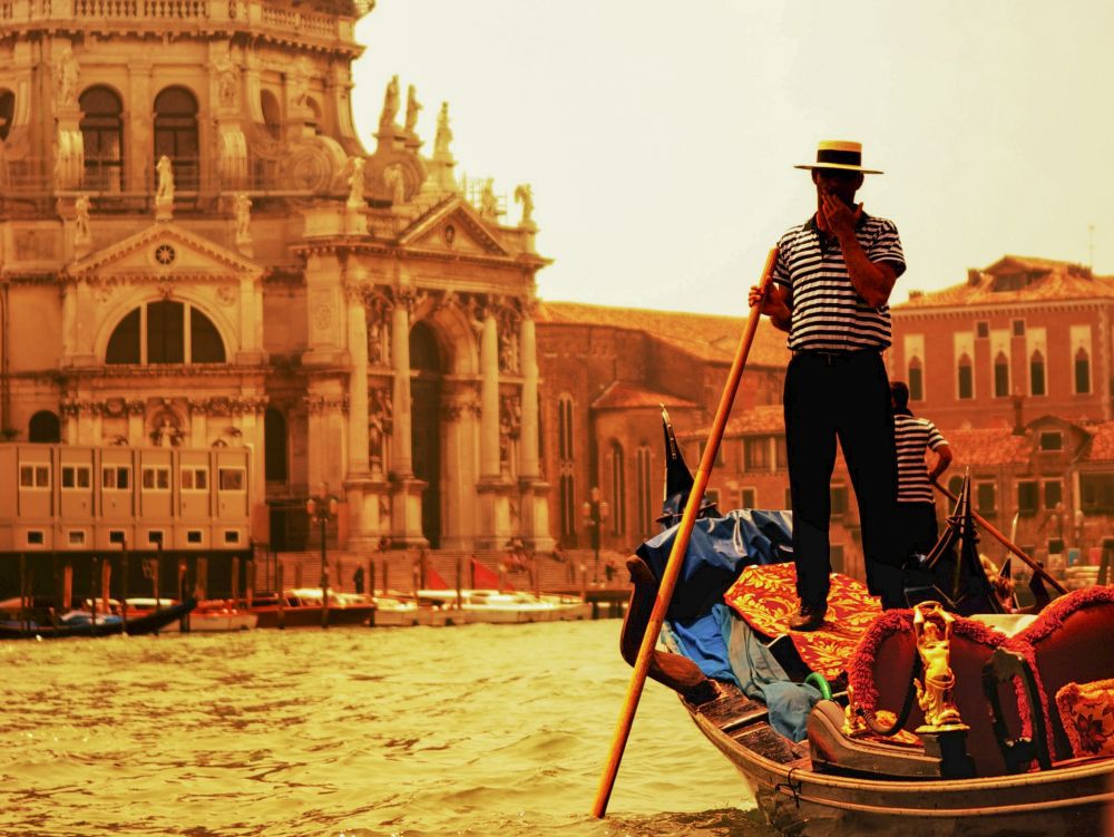 Traditionnelle promenade en gondole à Venise