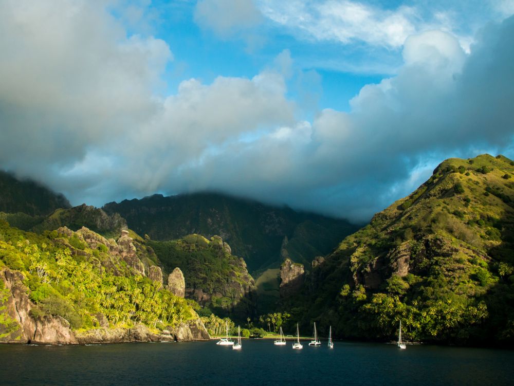 Marquises - Fatu Hiva - Baie des Vierges