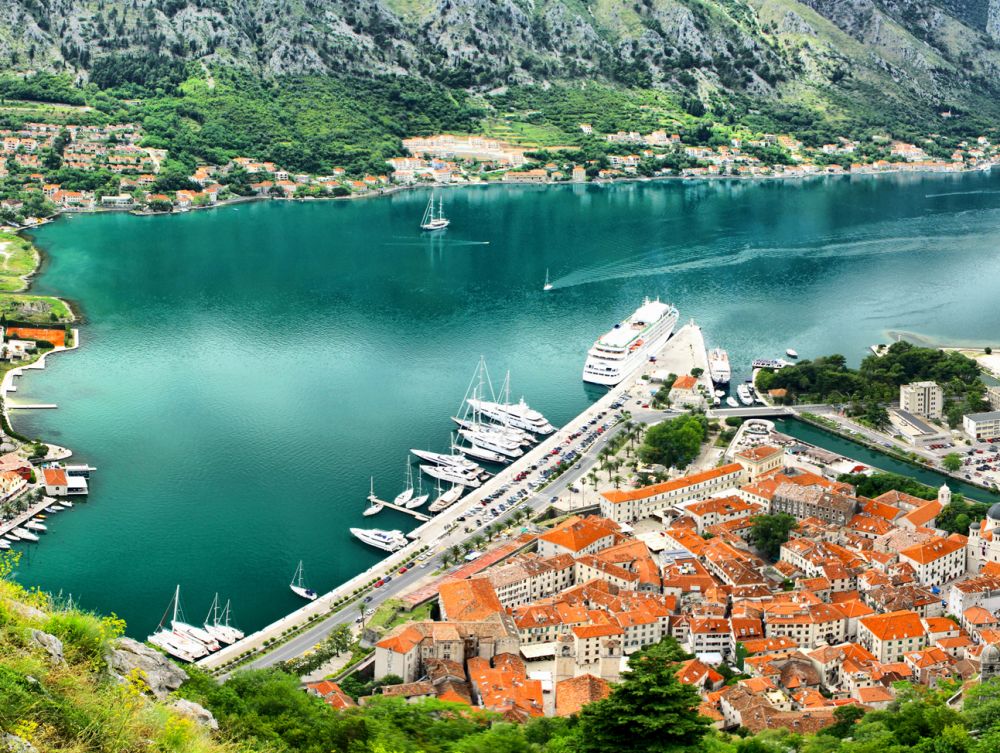 Vue de Kotor bay (Boka Kotorshka) et de la ville de Kotor, Montenegro