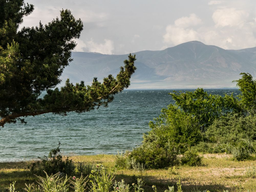 Vue sur le lac de Sevan