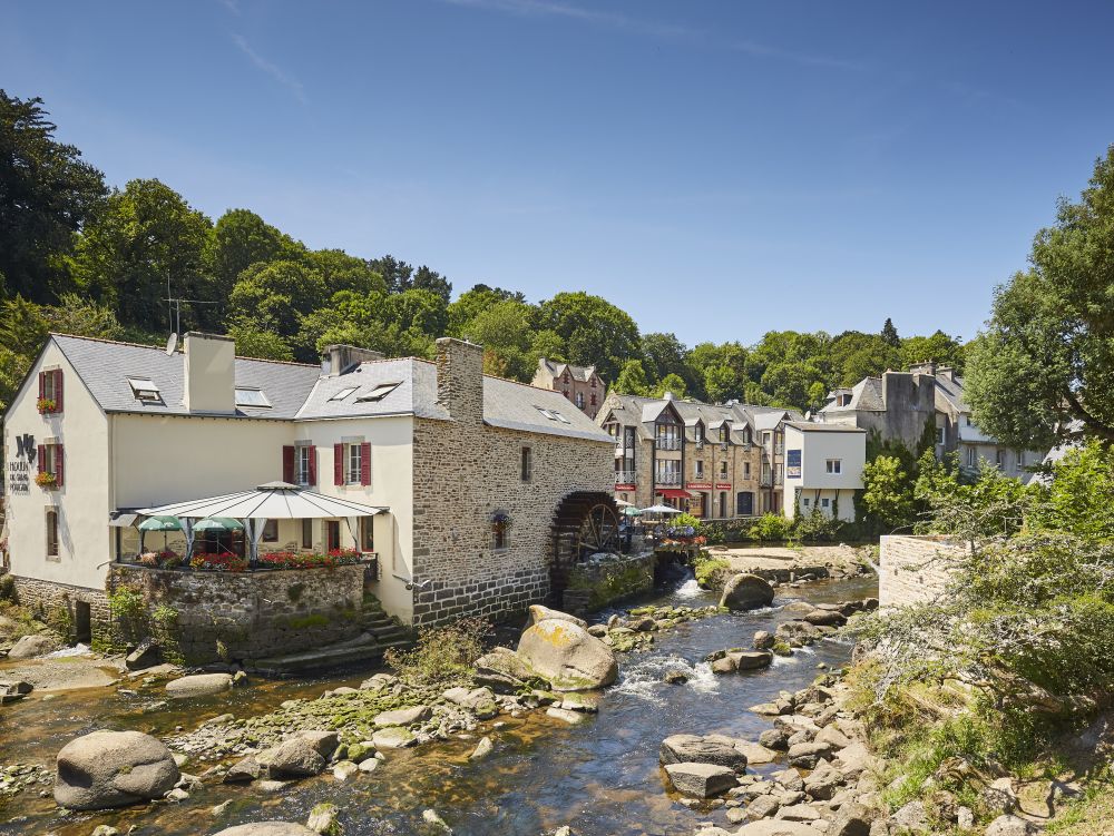 Pont-Aven - Menhir de Grand Poulguin
